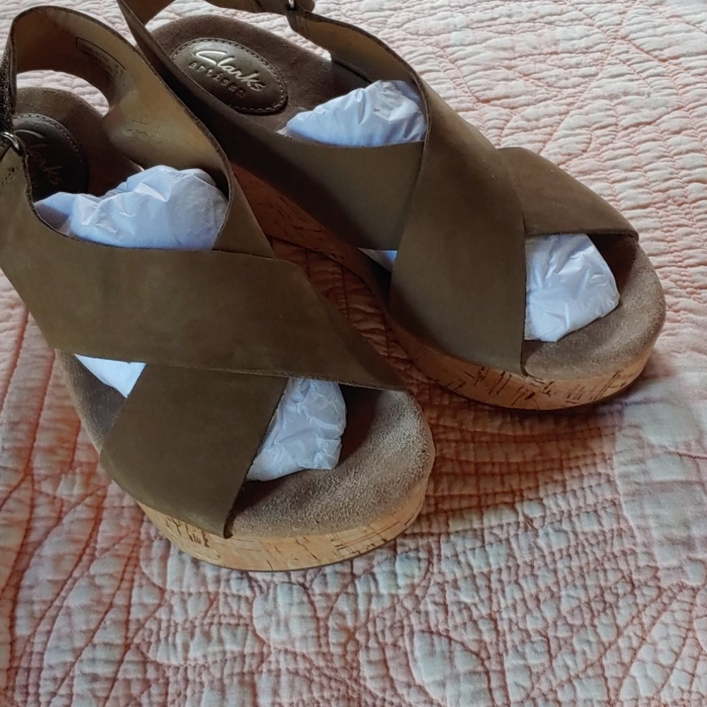 Clarks Caselynn Shae platform wedge sandals